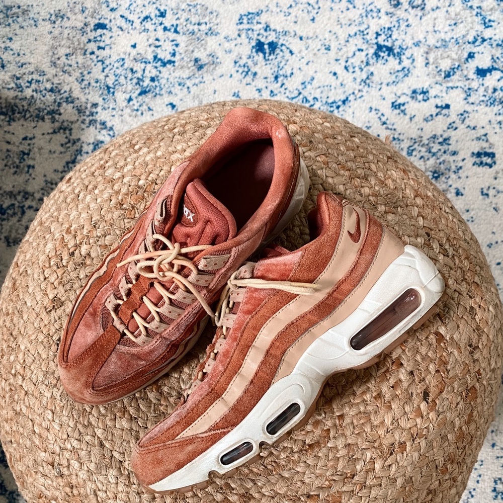 Nike AirMax 95’s (Orange and Pink)